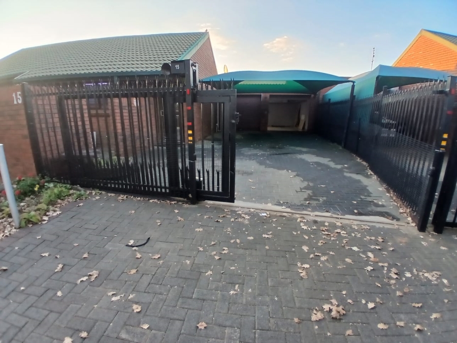 To Let 3 Bedroom Property for Rent in Hospitaalpark Free State